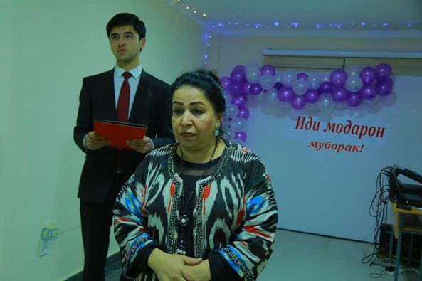 Маҳфили идона бахшида ба рӯзи модар дар хогоҳ