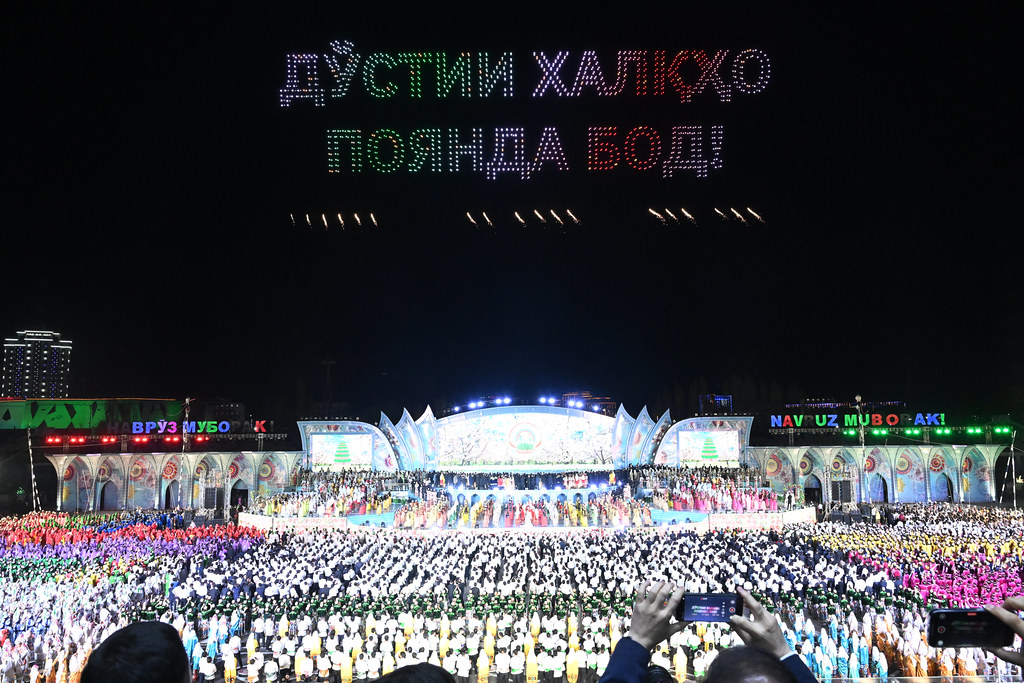 МИР ГОВОРИТ НА ЯЗЫКЕ ДРУЖЕСТВЕНСТВА