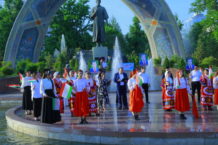 Ҷовидон бод ҷавонию ҷавонон