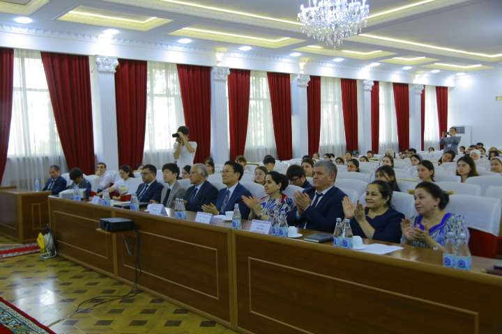 ДОНИШҶӮЁНИ ДОНИШГОҲ ДАР ОЗМУНИ “QUIZ ON KOREA” ПИРӮЗ ШУДАНД