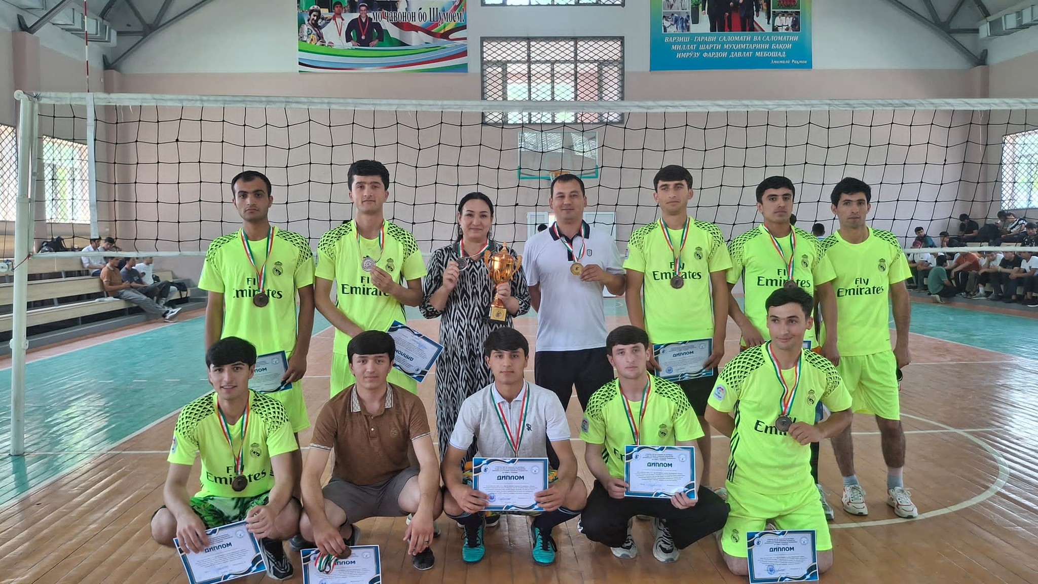 ПИРӮЗИИ НАВБАТИИ ВАРЗИШГАРОНИ ДОНИШГОҲ