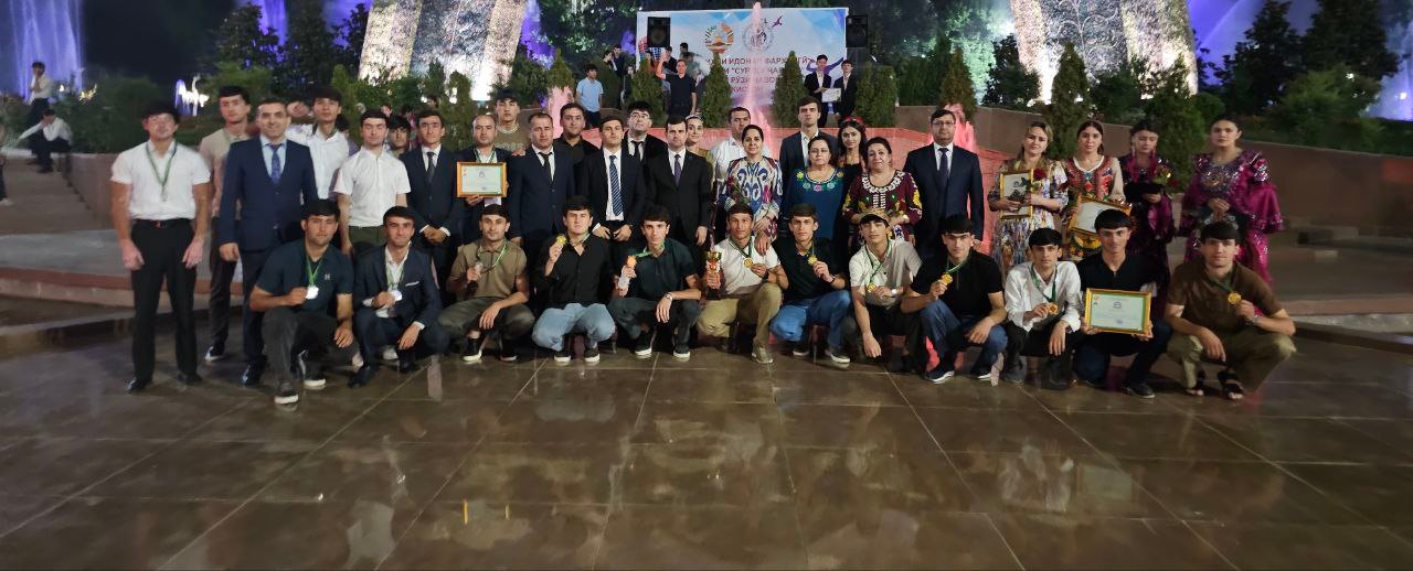 ҶАМЪБАСТИ МОҲВОРАИ ҶАВОНОН ДАР БОҒИ УСТОД РӮДАКӢ