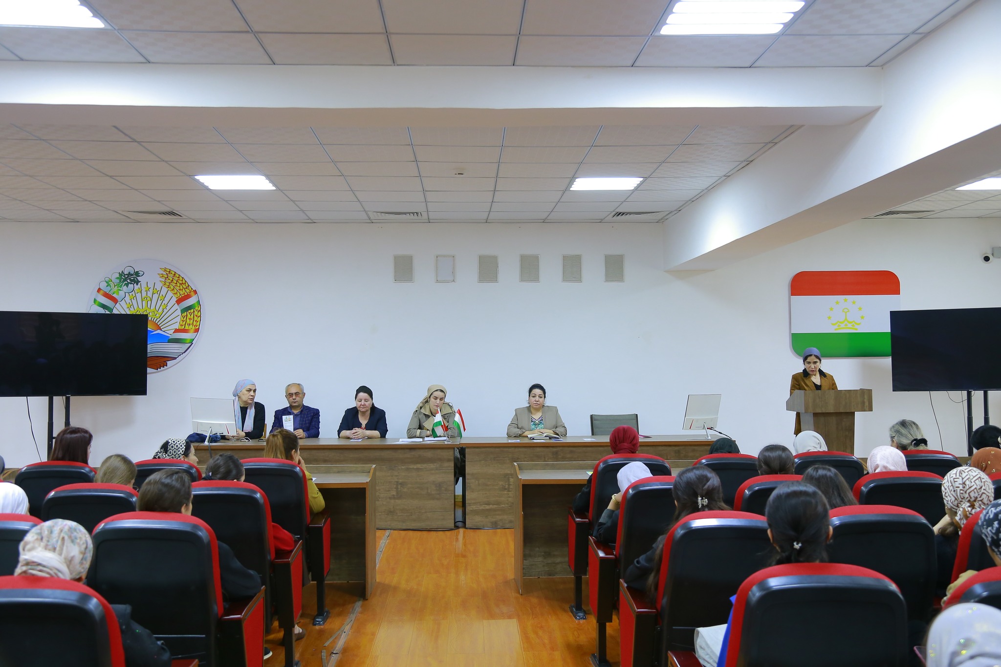 МУЛОҚОТИ МУФИД БО НАМОЯНДАГОНИ МАРКАЗИ САЛОМАТӢ