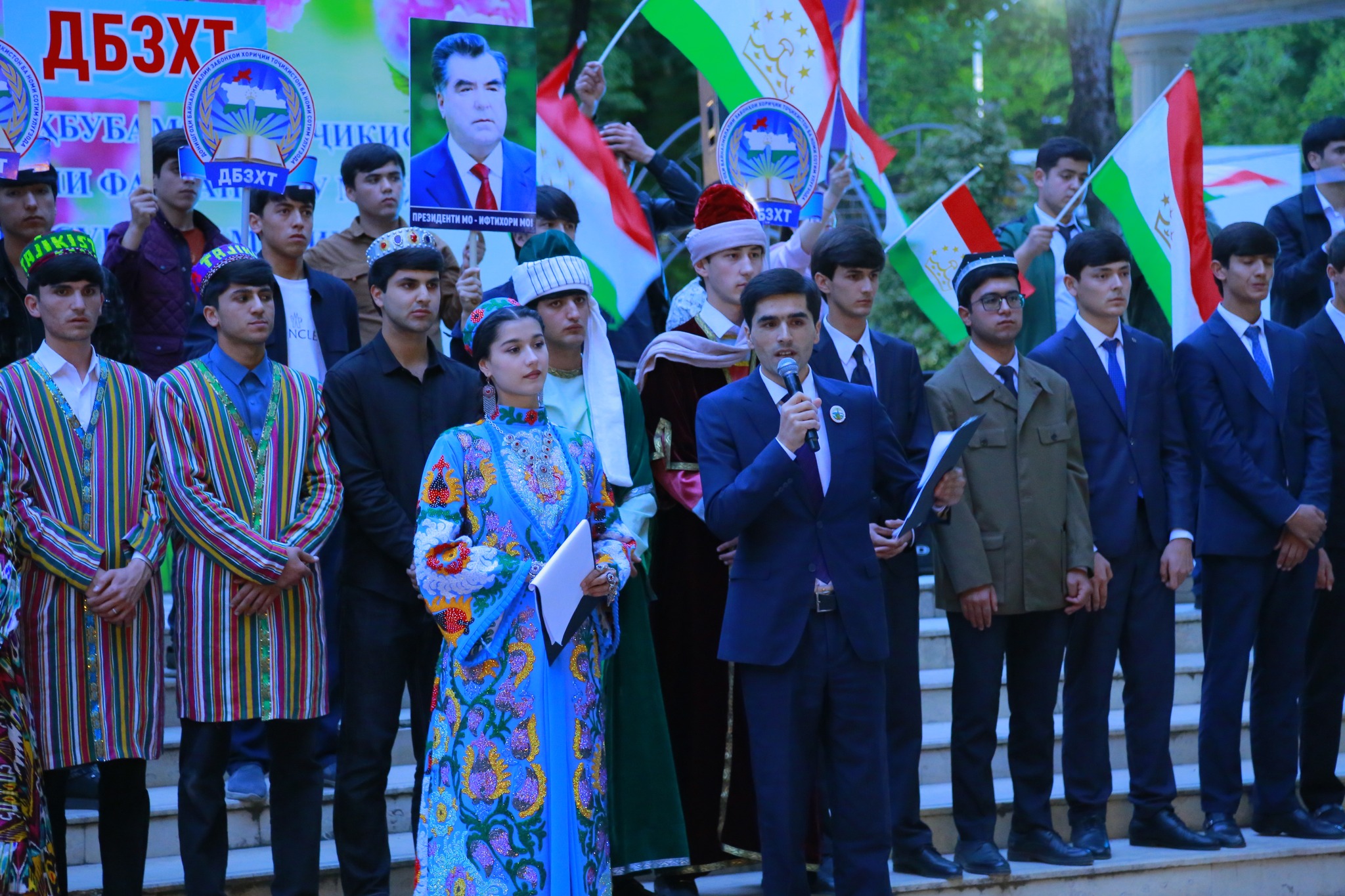 ЧОРАБИНИИ ФАРҲАНГӢ ДАР БОҒИ КУРУШИ КАБИР ДАР ДОИРАИ ТАҶЛИЛИ РӮЗИ ПОЙТАХТ